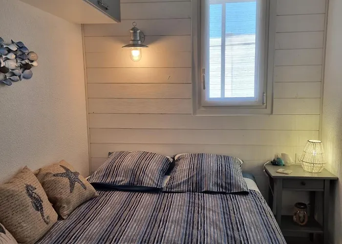 A La Apartment
